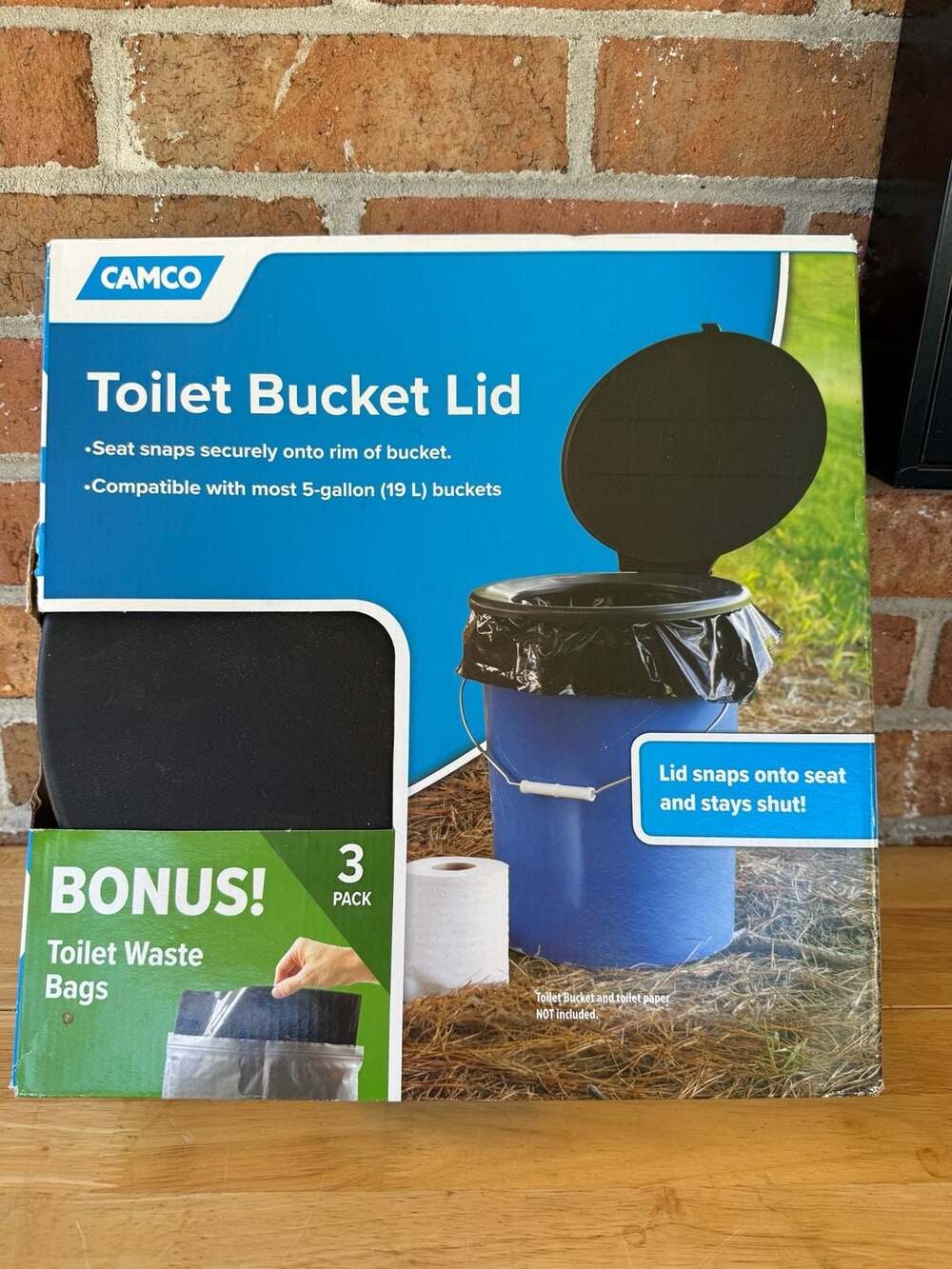 Camco Toilet Bucket Lid Seat For 5 Gallon Buckets With 3 Bags 41546